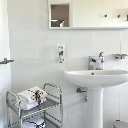 住宿加早餐酒店 Lary