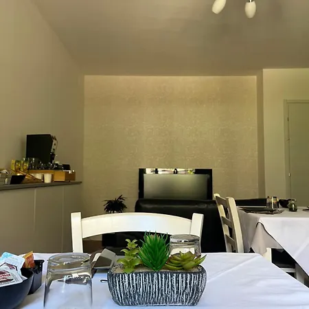 Frühstückspension Lary 4*