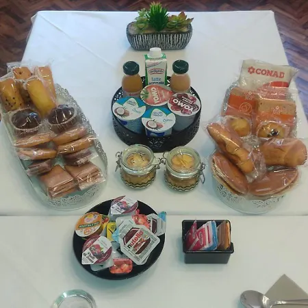 Frühstückspension Lary 4*