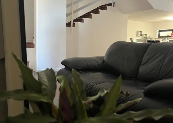 Lary فندق مبيت وإفطار