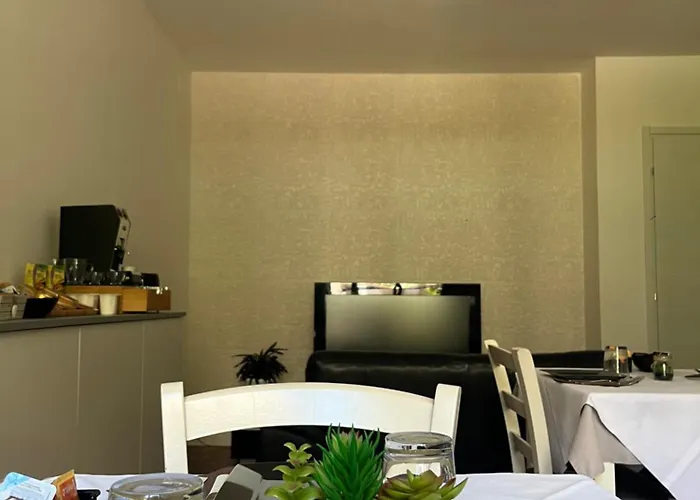 فندق مبيت وإفطار Lary 4*